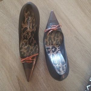 Dolce & Gabbana Vitello Nero - Size 8- NIB